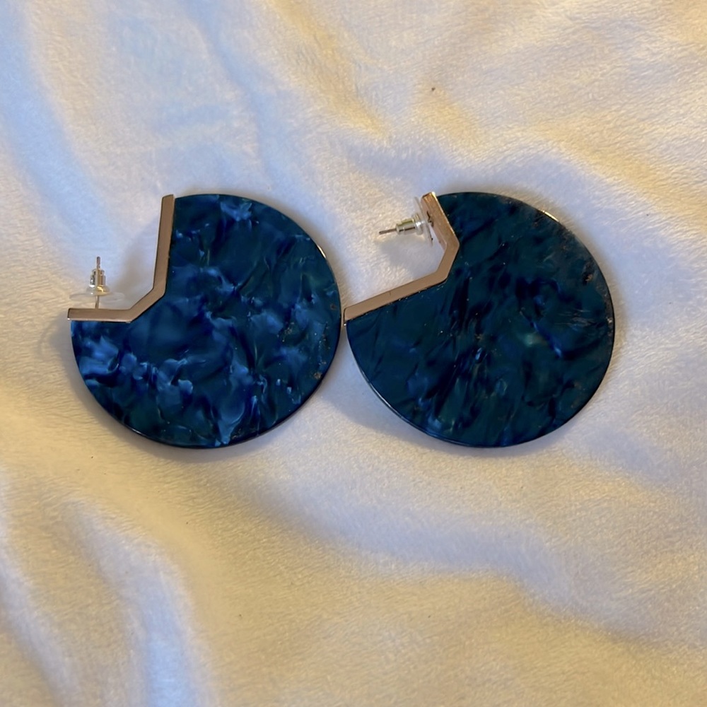 Kendra Scott earrings